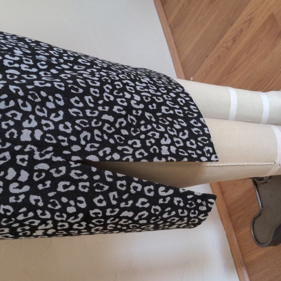 Black & white animal print knit pencil skirt - Picture 3 of 8